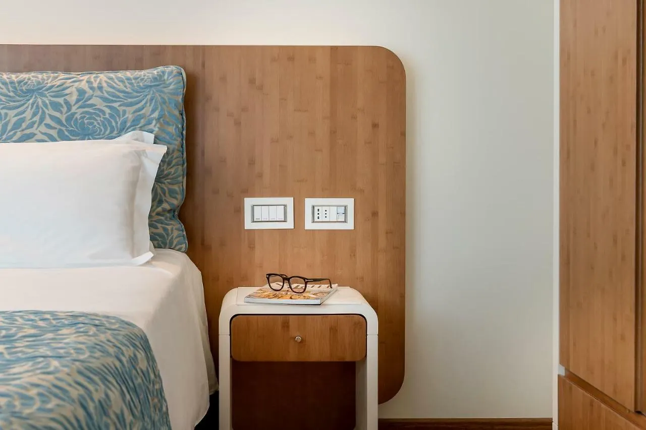 T-Suite Hotel 4*, Riccione